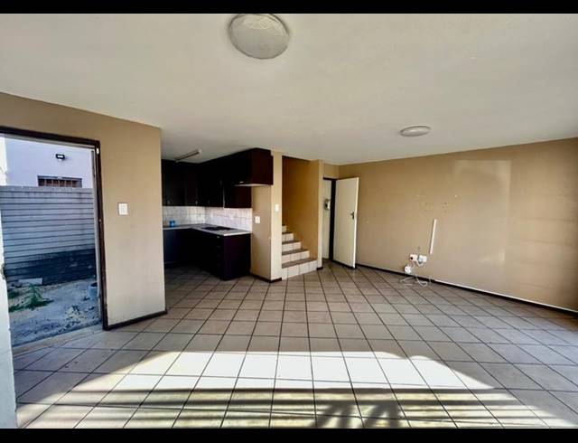 2 BEDROOM HOUSE FOR SALE IN VANDERBIJLPARK CE 3